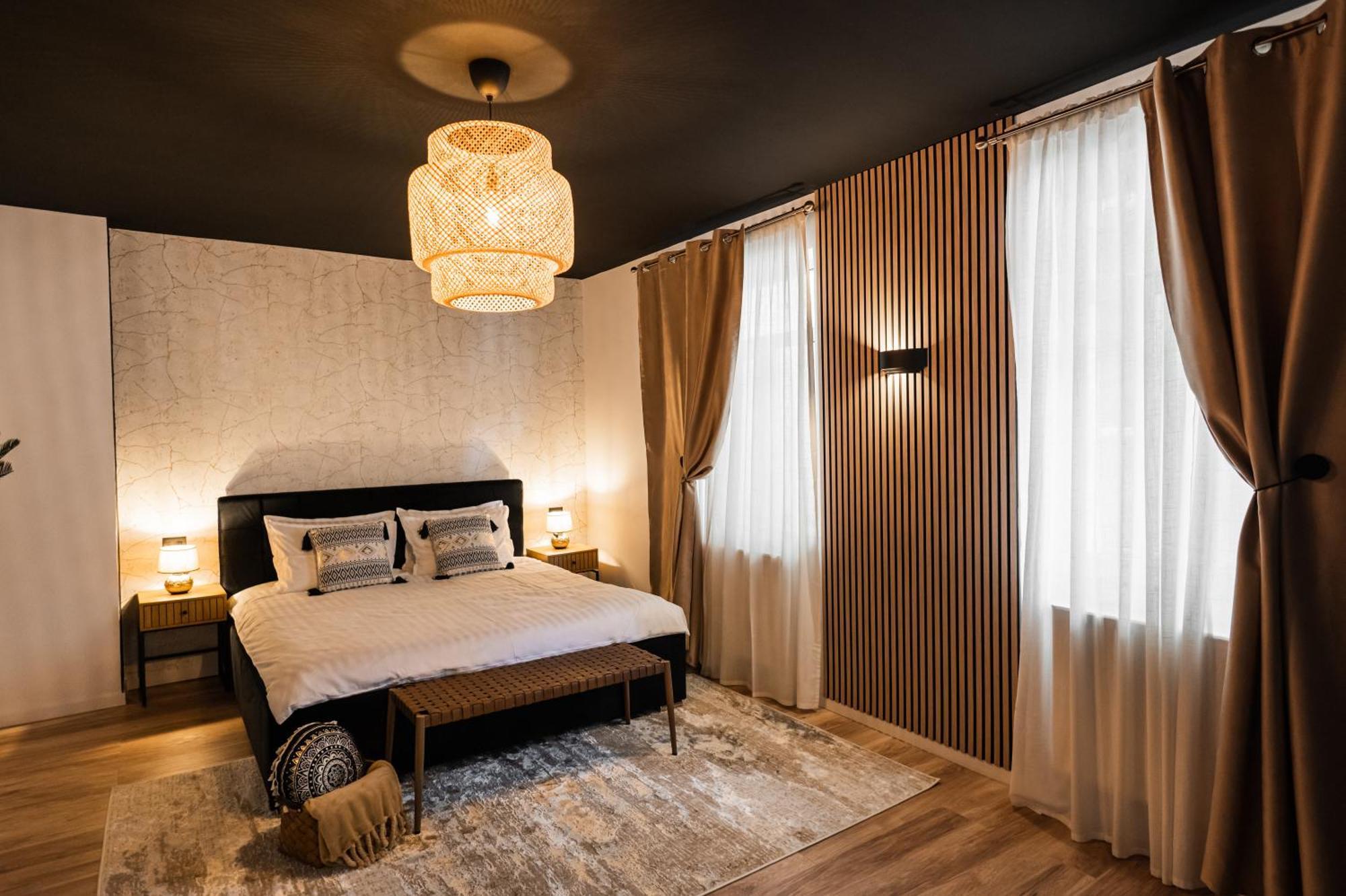 Moodee Suite - Piata Sfatului Braşov Extérieur photo